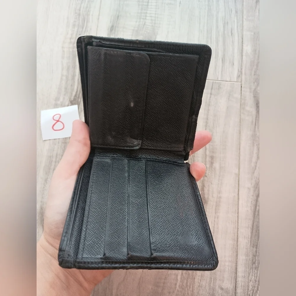 Louis Vuitton Black Epi Bifold Wallet Men’s - Picture 5 of 10